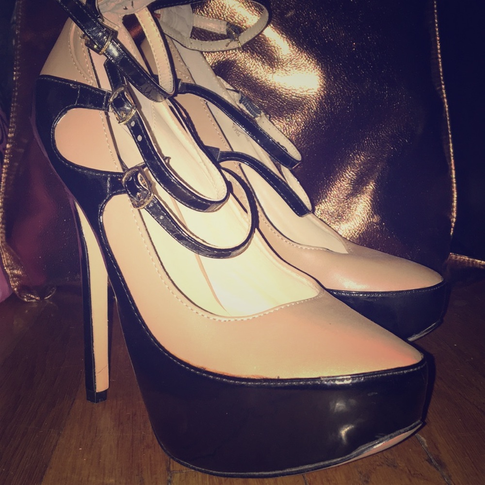 High platform dual-tone heels